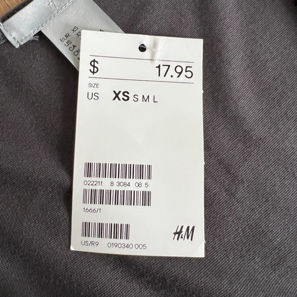 H&M Ruffle Sleeveless Top Gray NWT - Picture 6 of 8